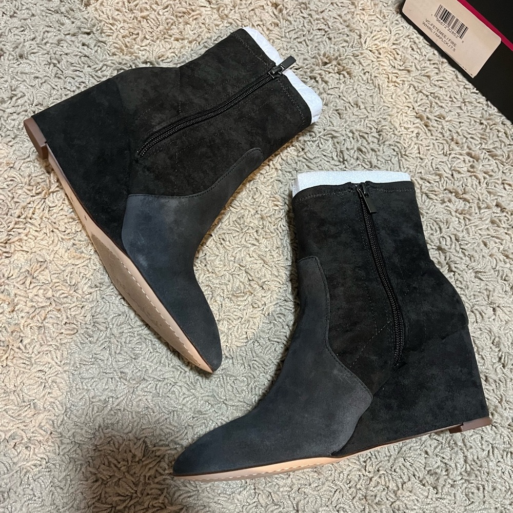 Never worn bootie, stone suede size 8.  Splendid